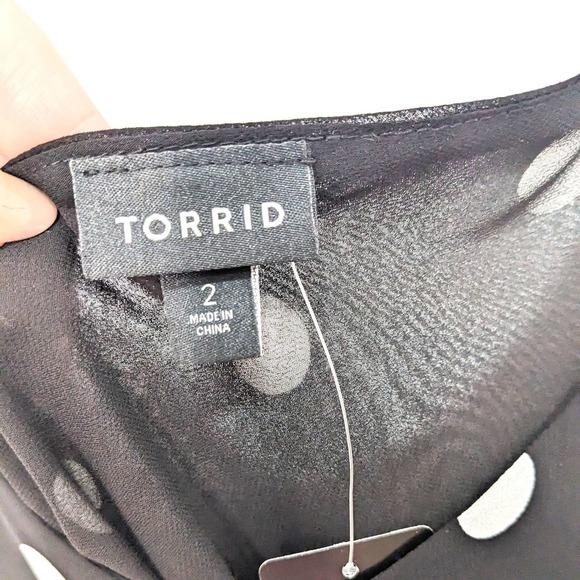 New Torrid Shirt Womens 2X Plus Size Sophie Chiffon Polka Dot Swing Cami Black - Picture 6 of 7